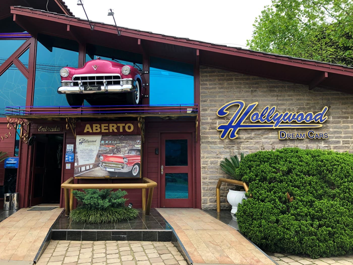entrada do hollywood dream cars